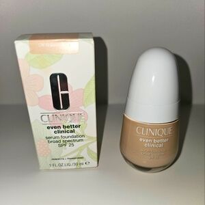 CLINIQUE Even Better Clinical Serum Foundation